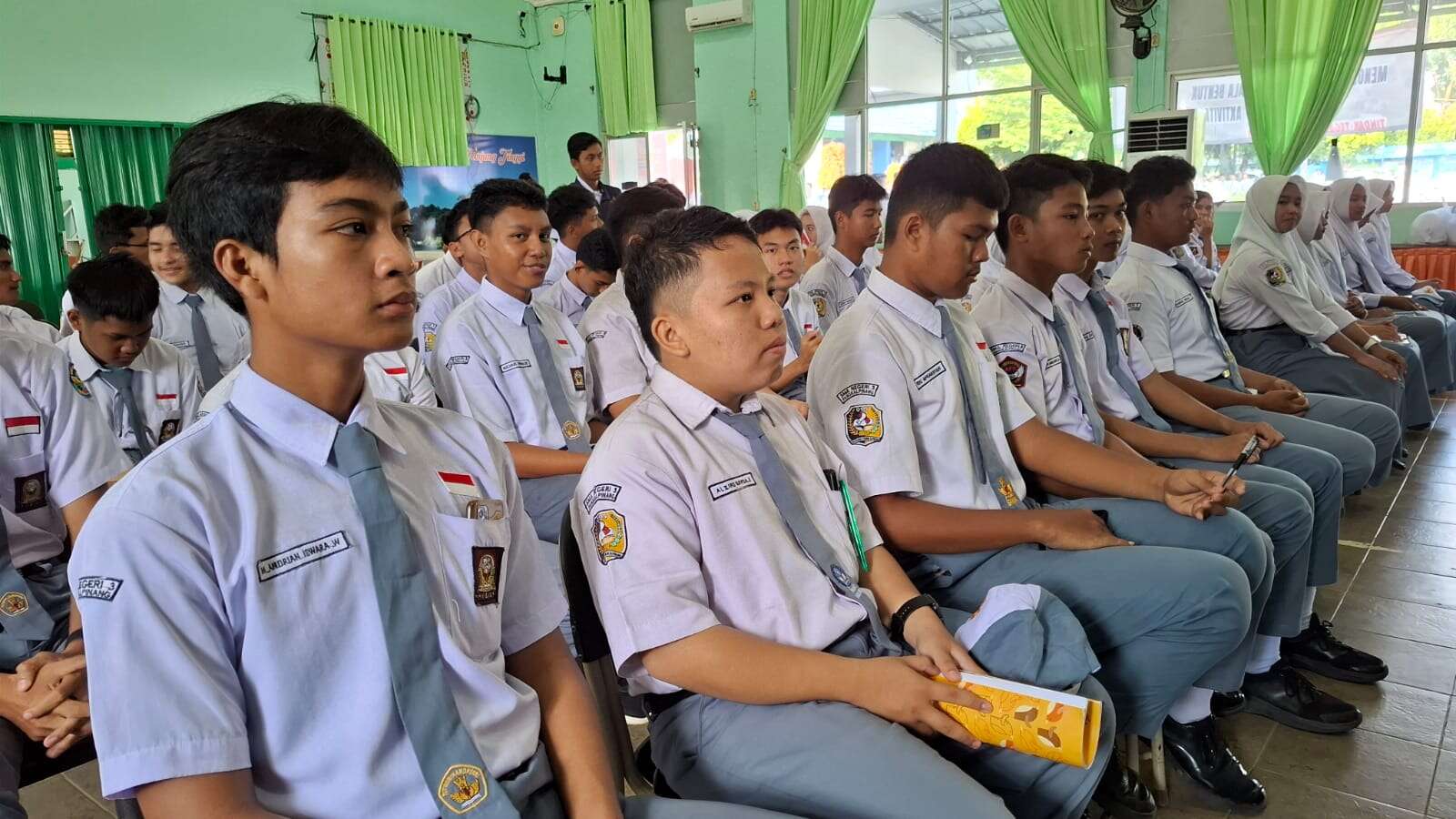 DITLANTAS POLDA KEP. BABEL POLICE GOES TO SCHOOL