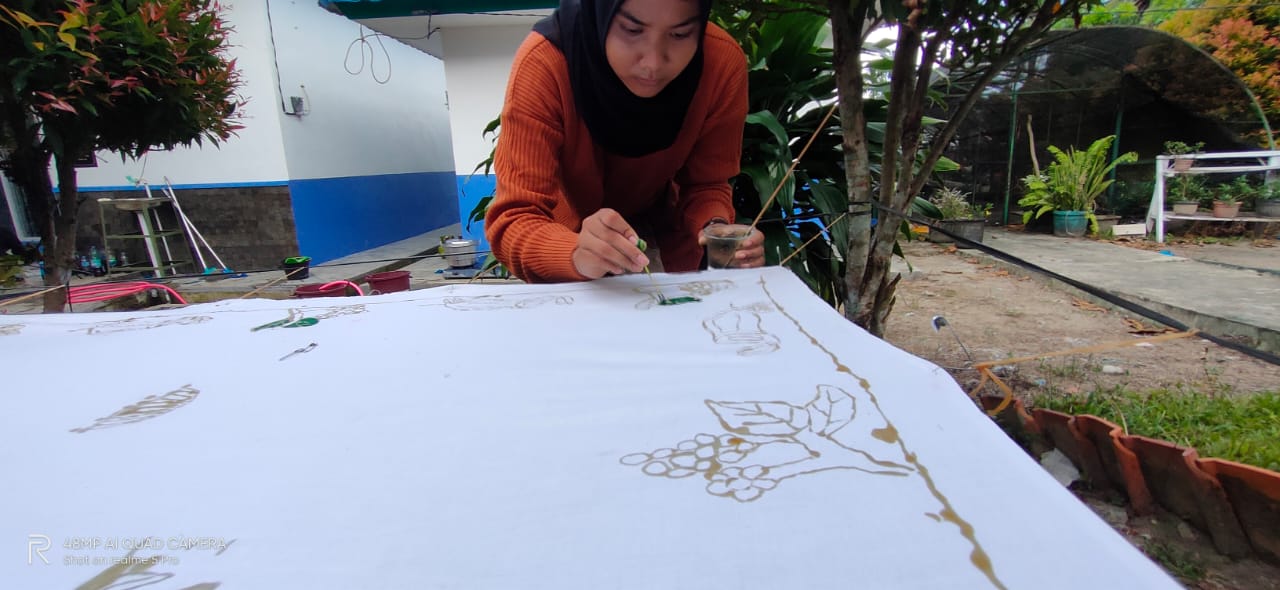 Membatik di SMANETA 2021
