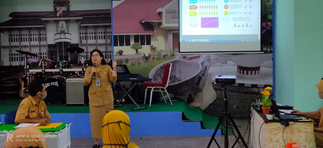 workshop tentang perubahan kurikulum, standar penilaian , EDS, perencanaan program