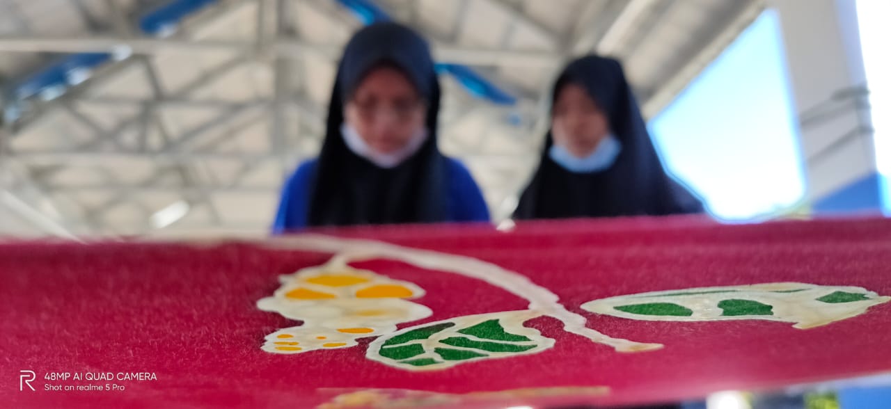 Membatik di SMANETA 2021