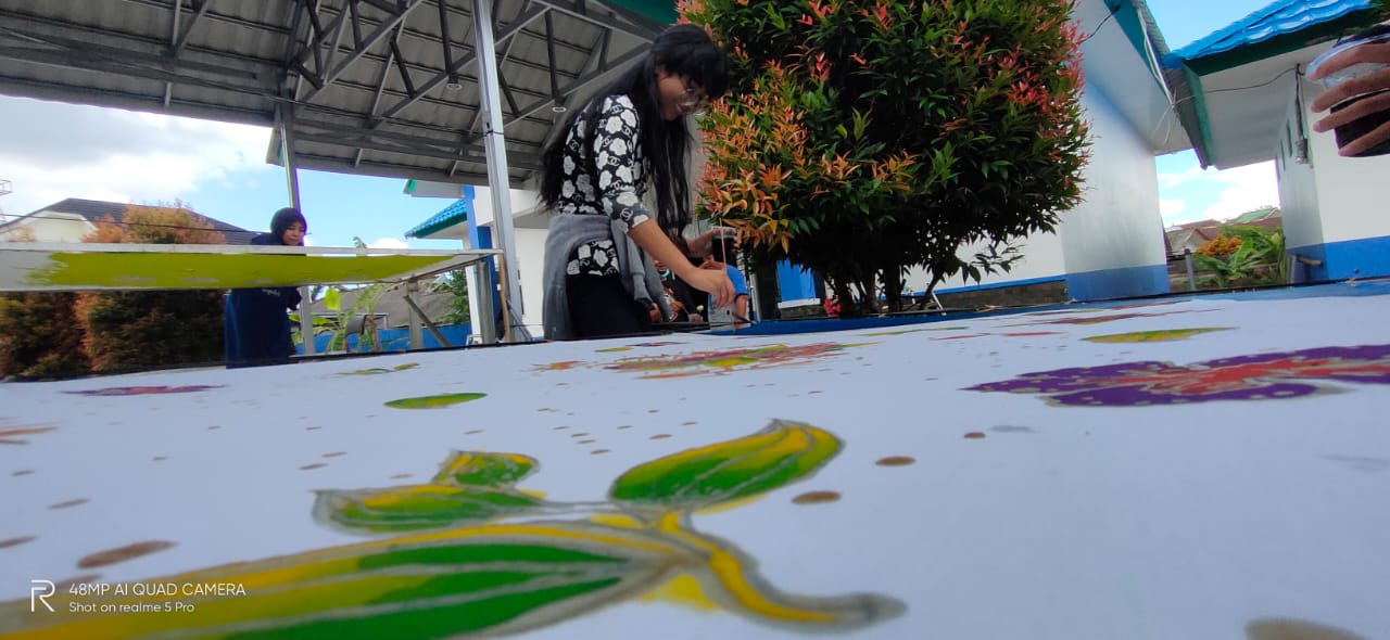 Membatik di SMANETA 2021