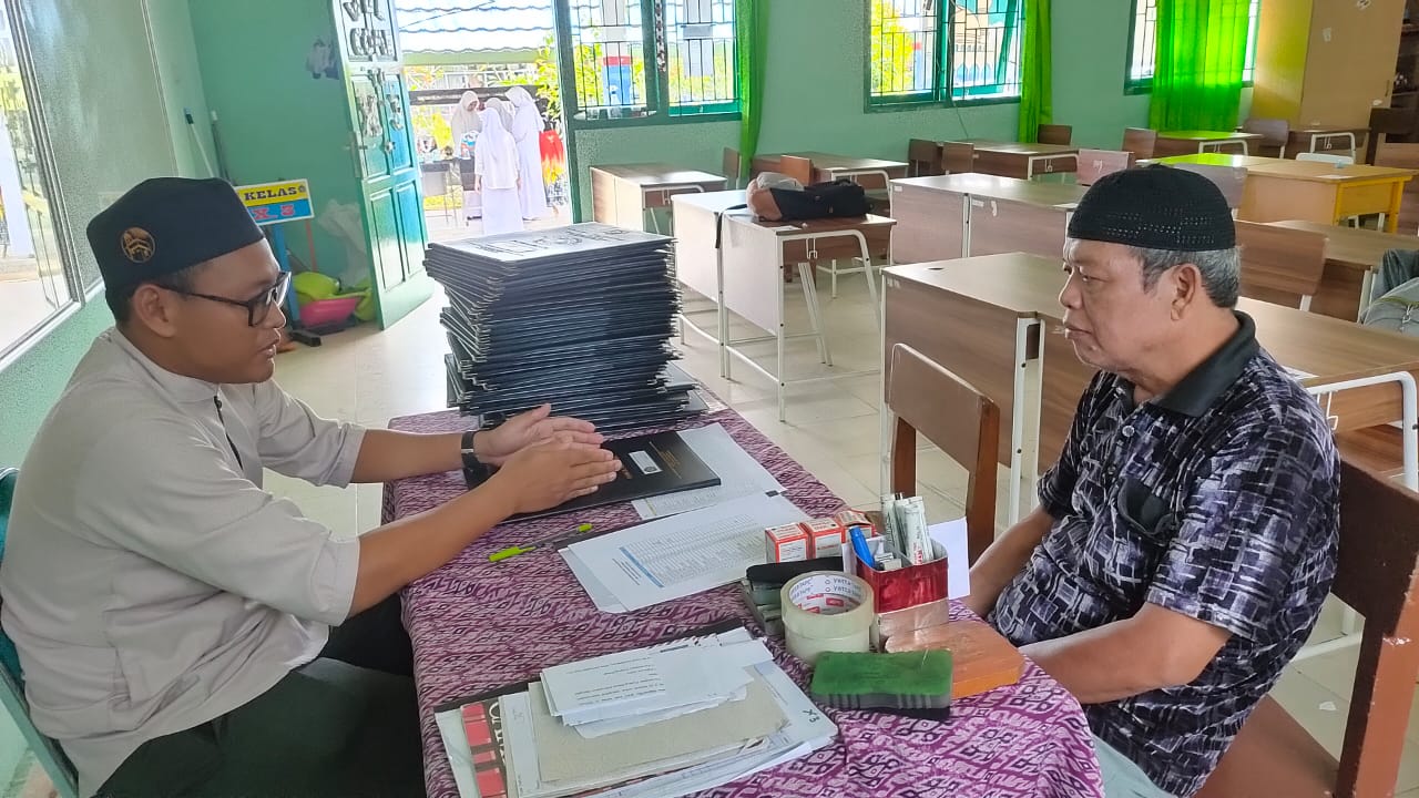 Pembagian Raport Tengah semester