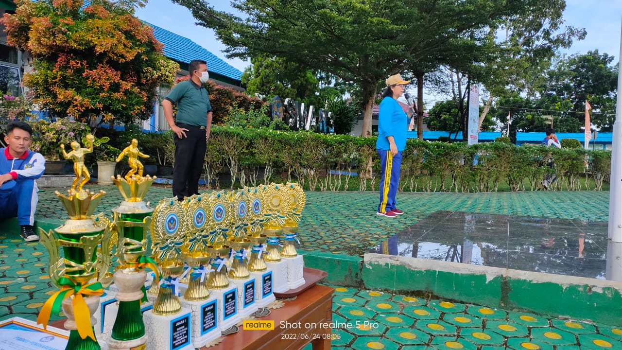 Pembagian hadiah lomba Classmeeting