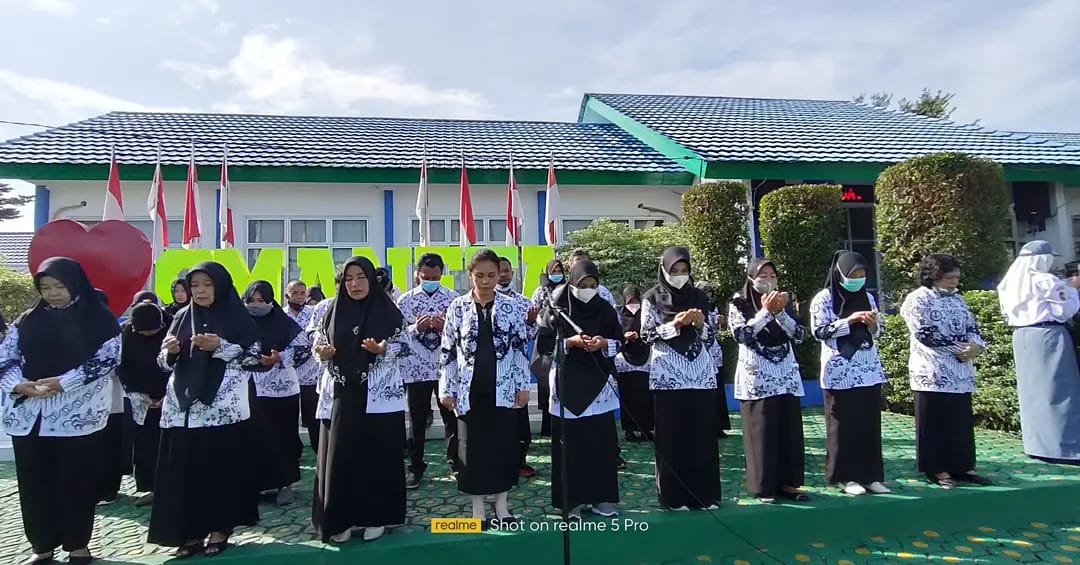 Upacara Hari Guru Nasional 2021