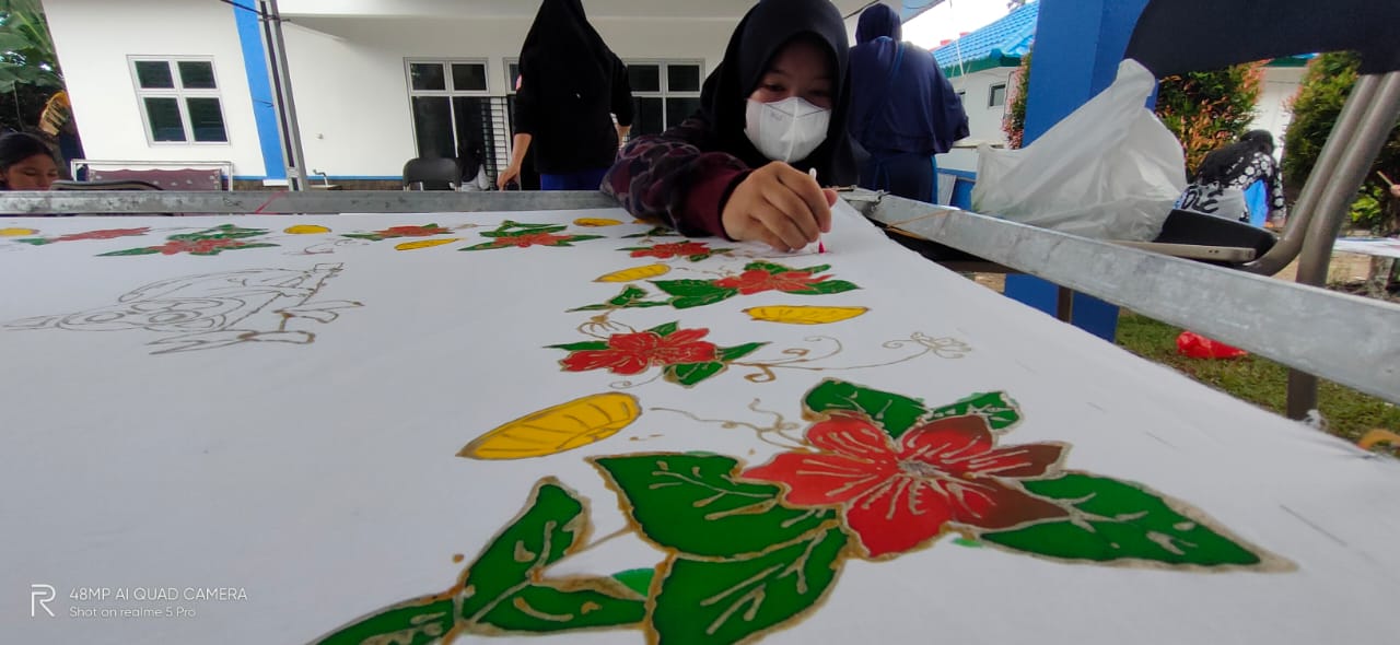 Membatik di SMANETA 2021