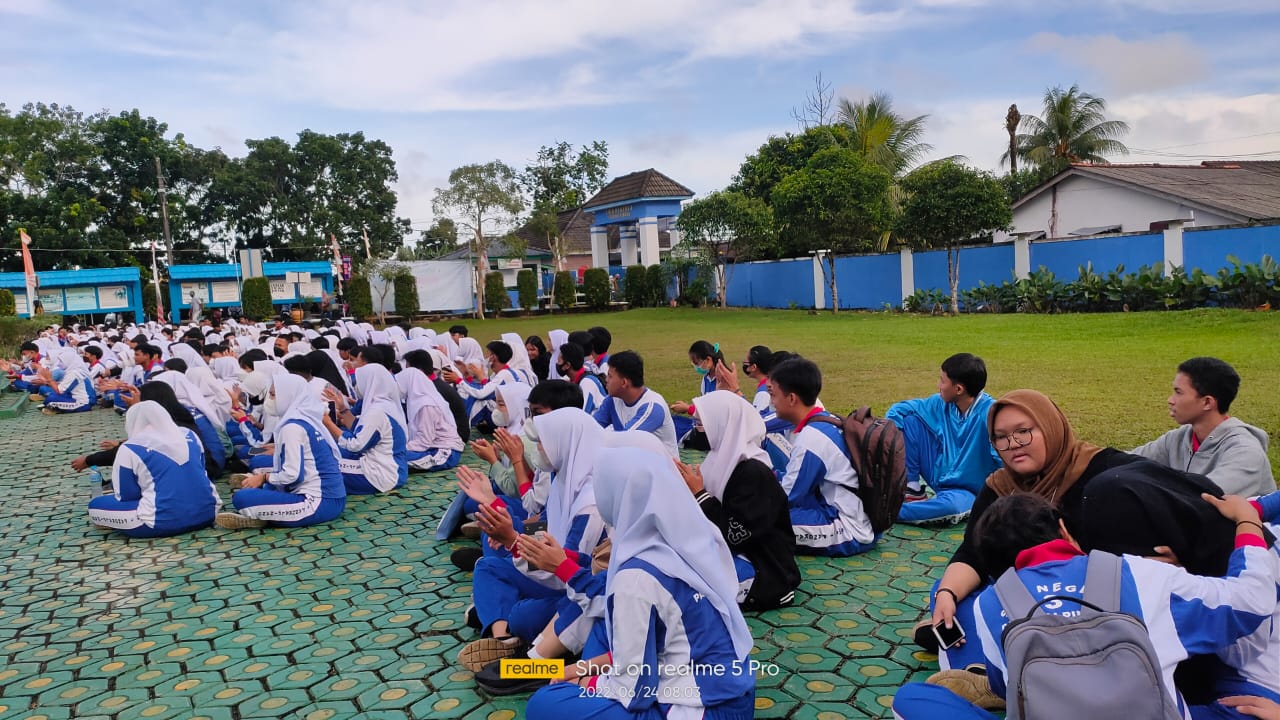 Pembagian hadiah lomba Classmeeting