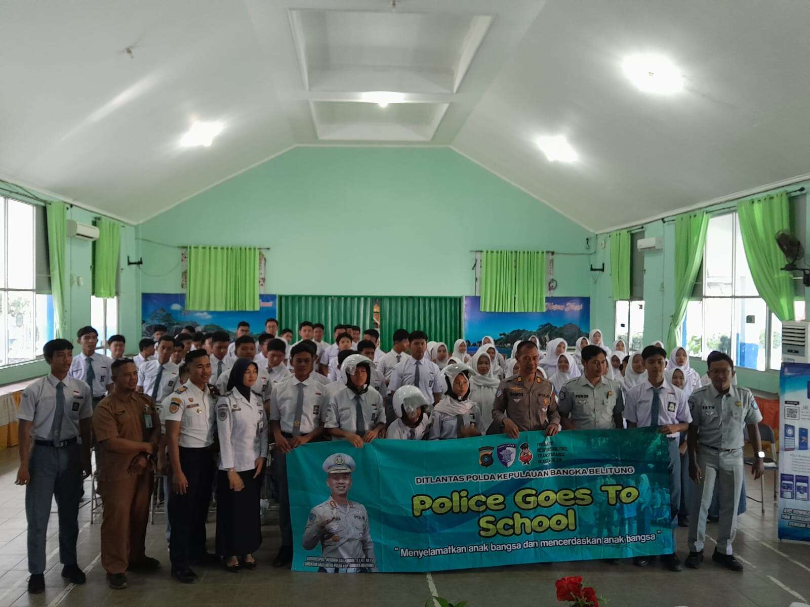 DITLANTAS POLDA KEP. BABEL POLICE GOES TO SCHOOL