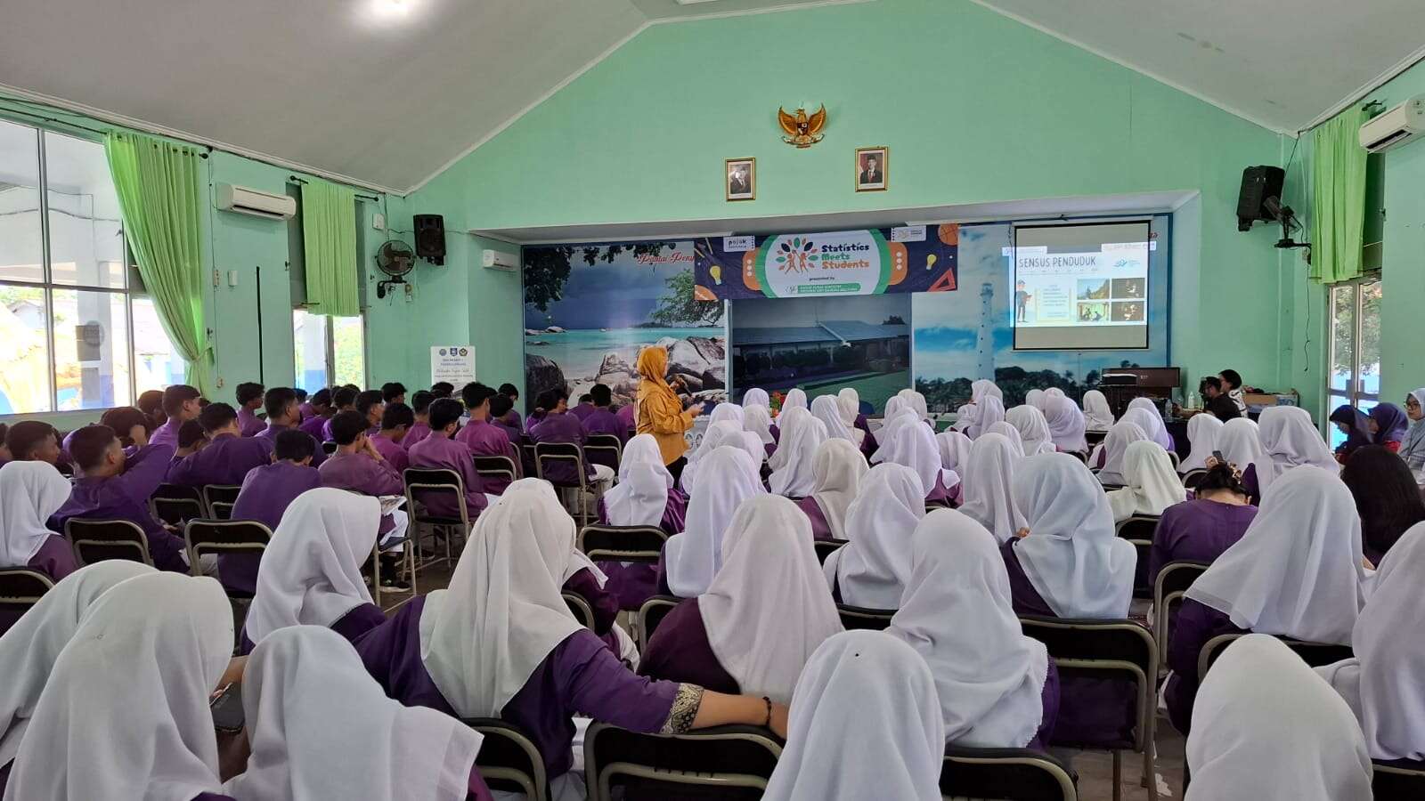 STATISTICS MEETS STUDENTSBPS PROV. KEP. BANGKA BELITUNG