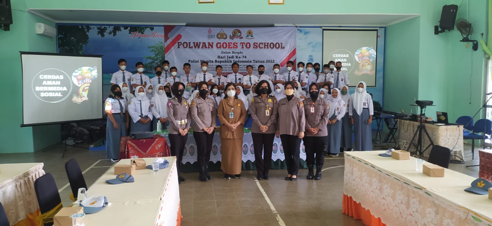 Polwan Goes to School