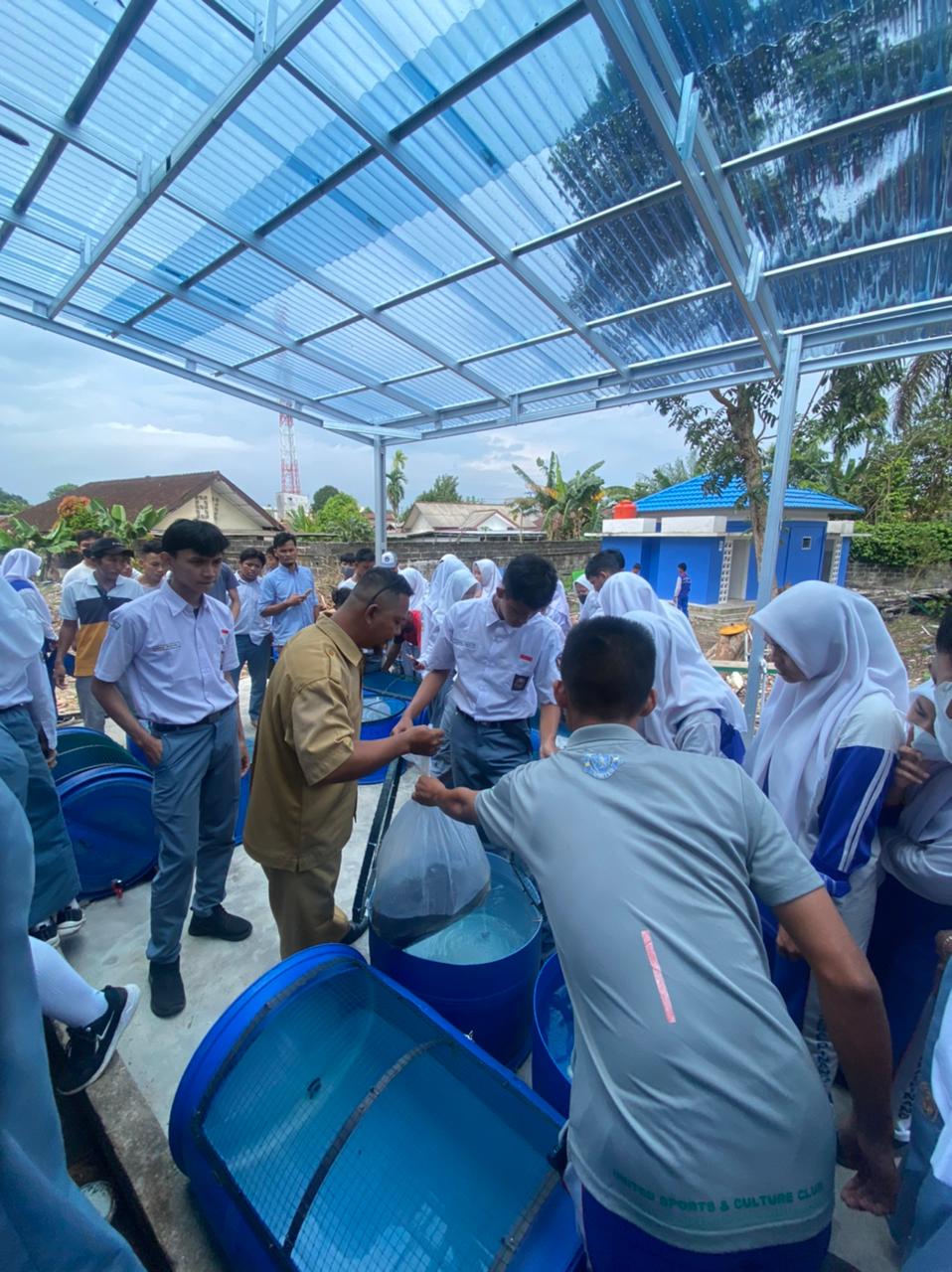 Pengisian Bibit Lele