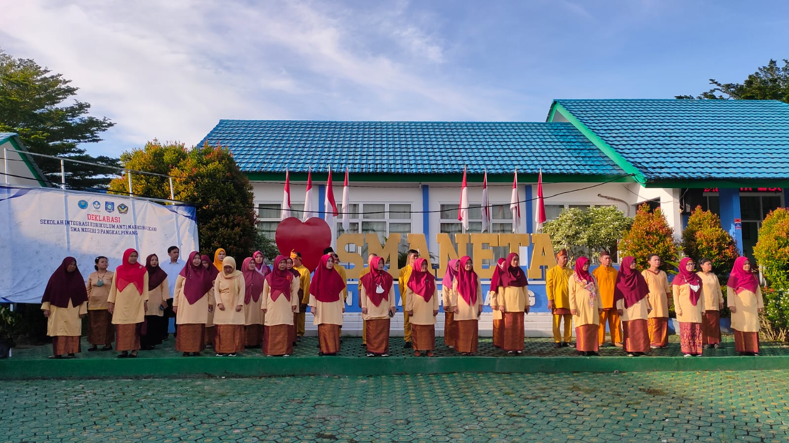 Upacara peringatan Hardiknas