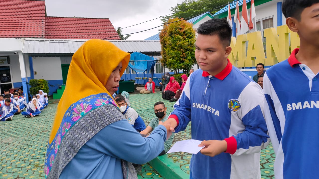 Pembagian hadiah lomba 2022