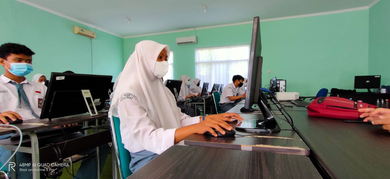 Pelaksanaan ANBK SMA Negeri 3 Pamgkalpinang 2021