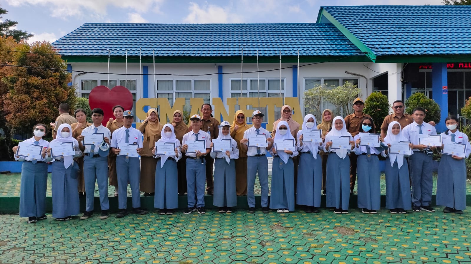 Pembagian piagam Ranking kelsa dan Juara lomba