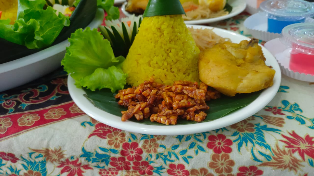 Lomba Tumpeng