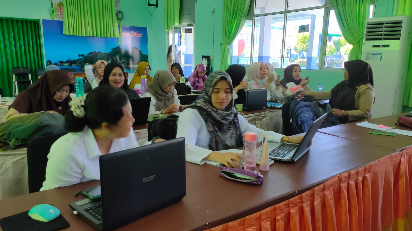 Workshop Kompetensi Guru dan Pegawai