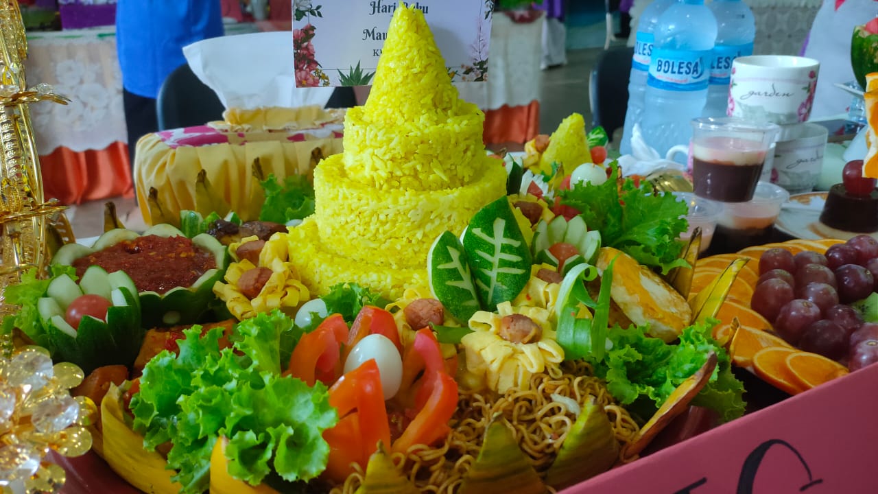 Lomba Tumpeng