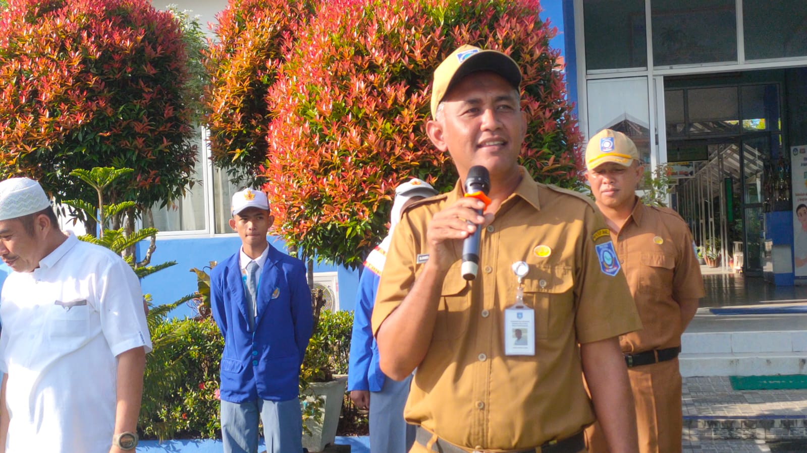 HARI PERTAMA MASUK SEKOLAH