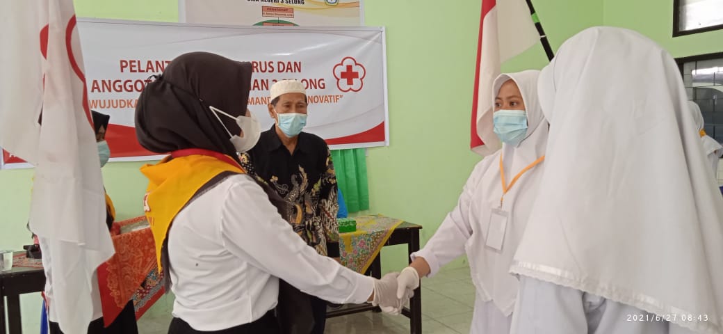 PELANTIKAN PENGURUS DAN ANGGOTA BARU PMR SMA NEGERI 3 SELONG AHAD, 27 JUNI 2021