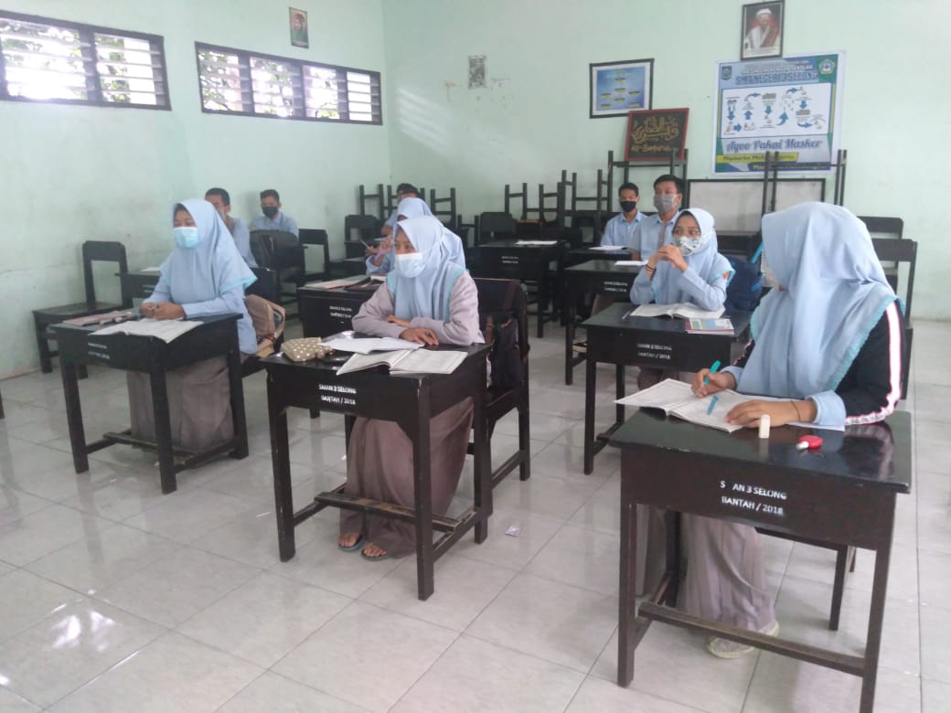 KBM TATAP MUKA SELAMA PANDEMI COVID-19 DI SMAN 3 SELONG