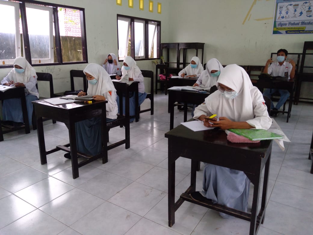 KBM TATAP MUKA SELAMA PANDEMI COVID-19 DI SMAN 3 SELONG