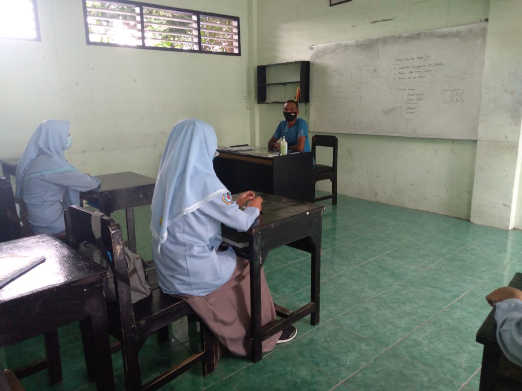 KBM TATAP MUKA SELAMA PANDEMI COVID-19 DI SMAN 3 SELONG