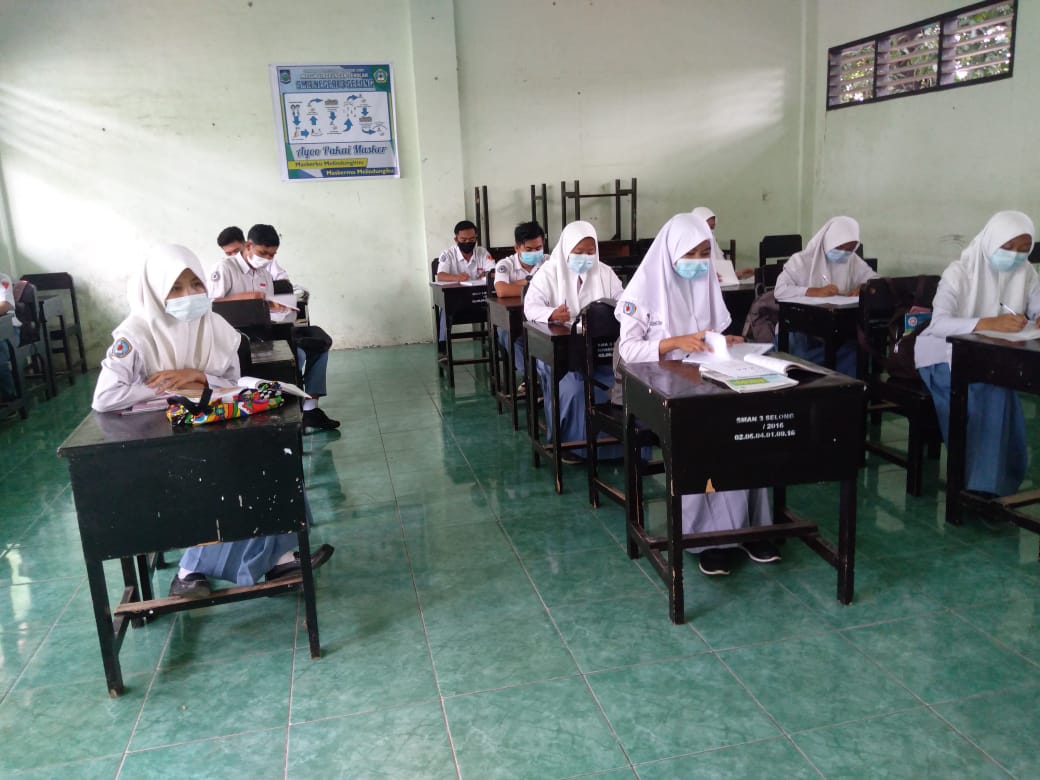 KBM TATAP MUKA SELAMA PANDEMI COVID-19 DI SMAN 3 SELONG