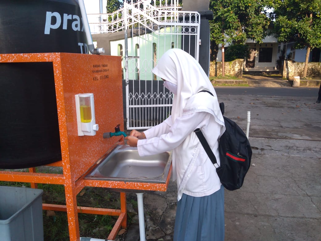 PENERAPAN PROTOKOL KESEHATAN COVID-19 SEBELUM KBM TATAP MUKA DIMULAI
