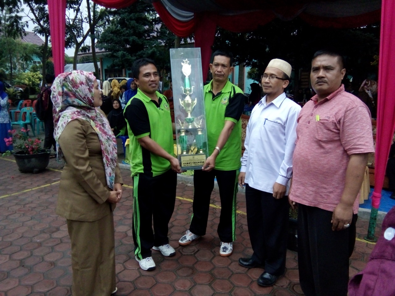 Prestasi Juara Umum Kenyamanan Lingkungan Sekolah