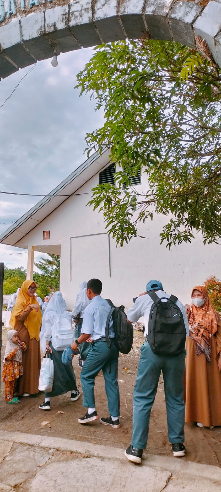 Penerapan 3S (Senyum, Salam, Sapa)