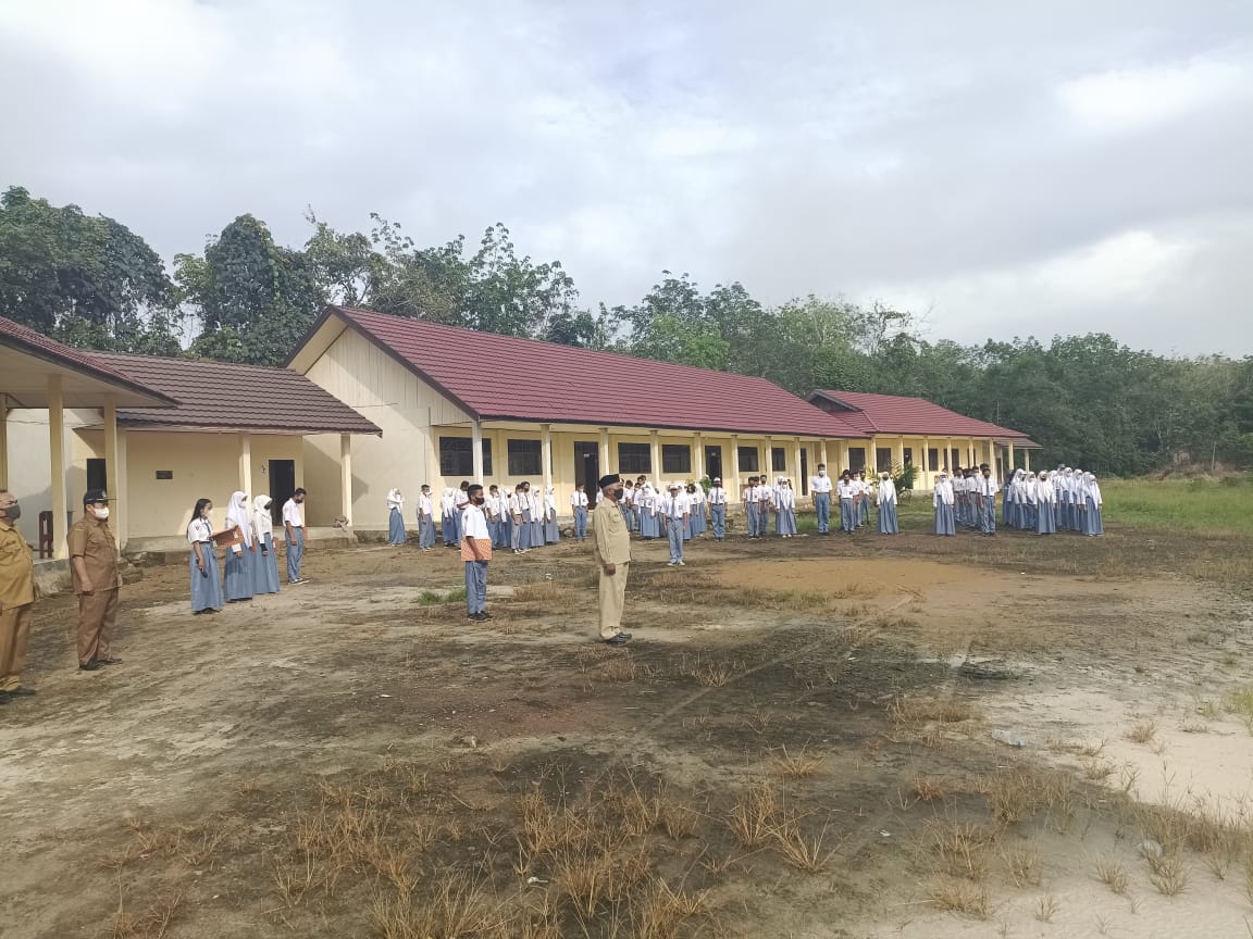 Upacara Bendera Implementasi Penguatan Pendiidkan Karakter di Bulan Ramadhan 13 April 2022