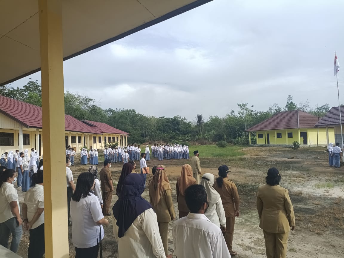 Upacara Bendera Implementasi Penguatan Pendiidkan Karakter di Bulan Ramadhan 13 April 2022