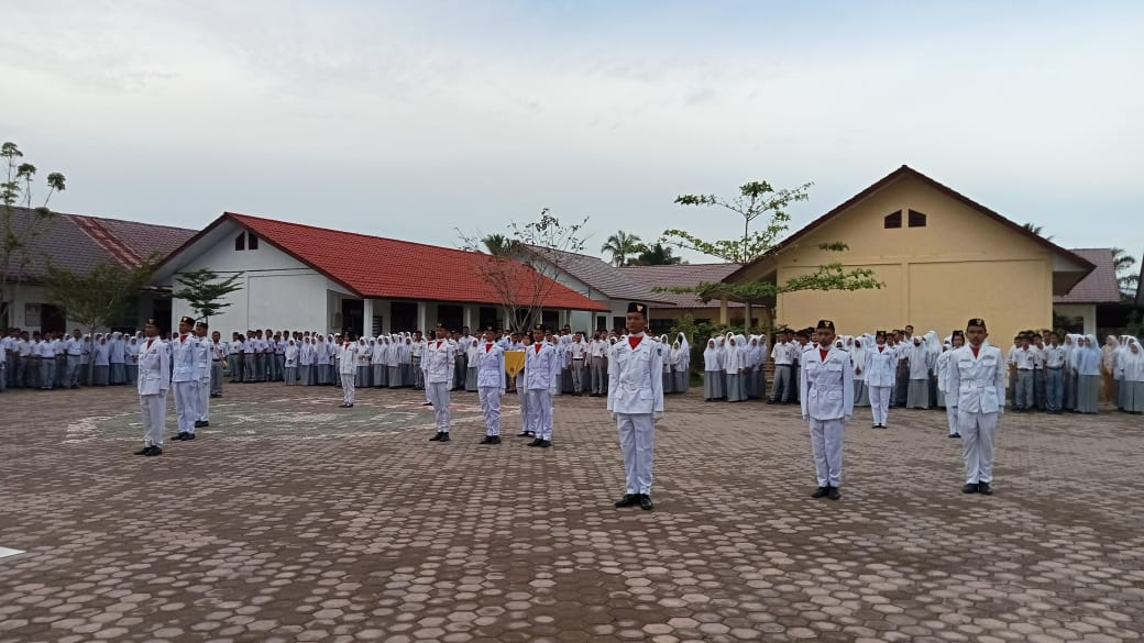 Upacara Bendera Setiap Senin di SMAN 5 Langsa