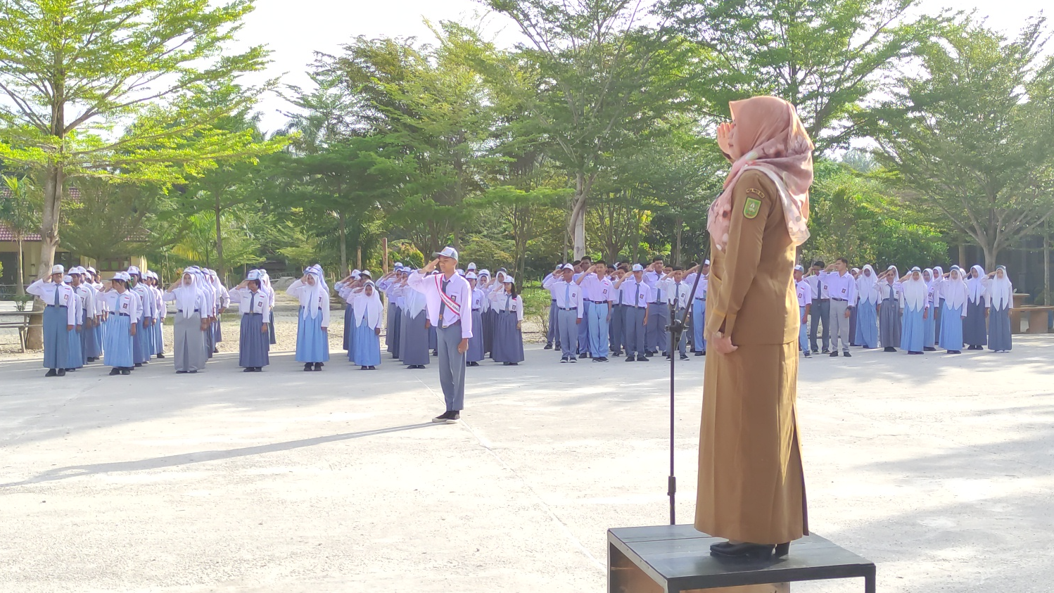 UPACARA BENDERA SENIN PAGI