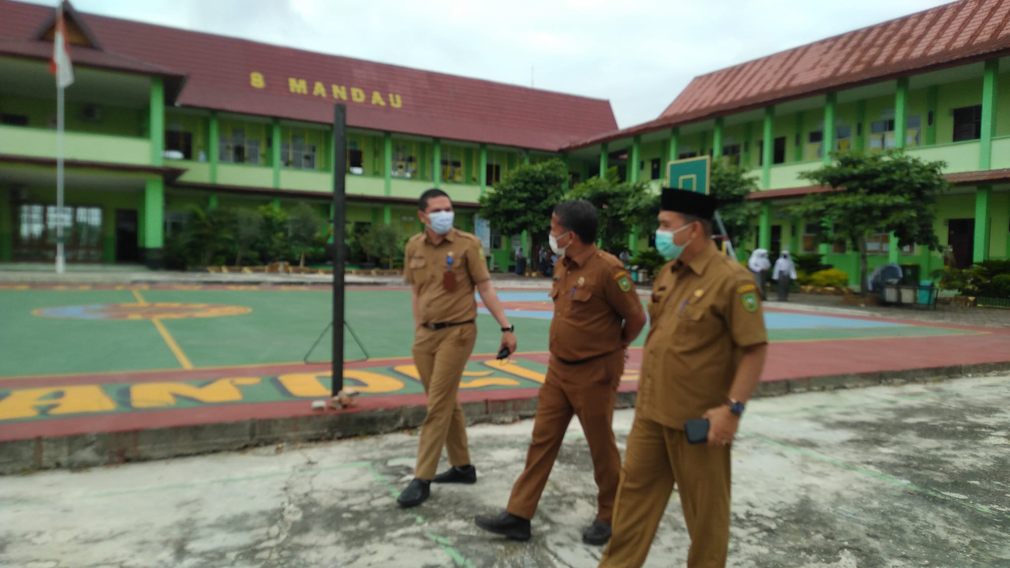 Monitoring Sekolah Smandel Mandau Bengkalis oleh Bapak Kacab Dinas 2