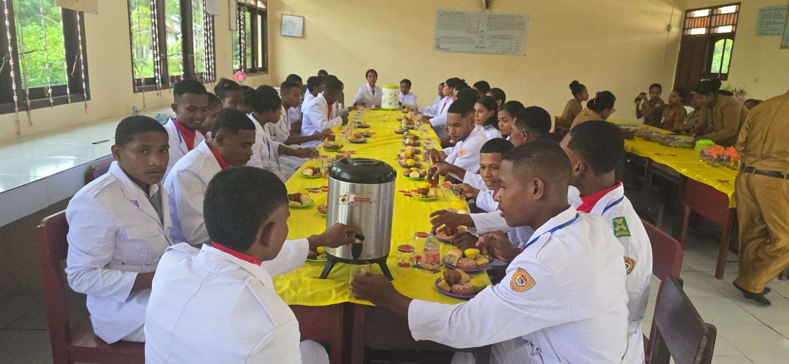 Energi Kebersamaan: Sarapan Pagi Bersama Menuju Hari ke-5 Ujian Sekolah