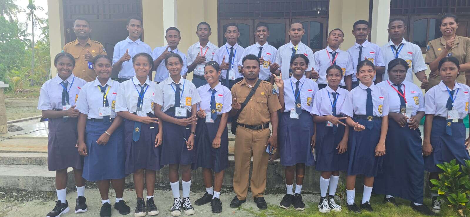 Laporan Pelaksanaan TKA Gelombang 1 - Hari Ke-1 SMP Negeri 8 Raja Ampat