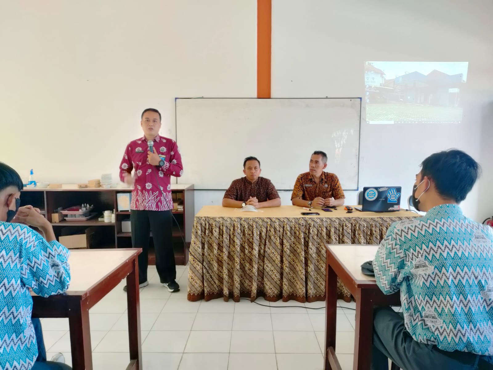 Pelajar Berprestasi Tanpa Penyalahgunaan Narkoba