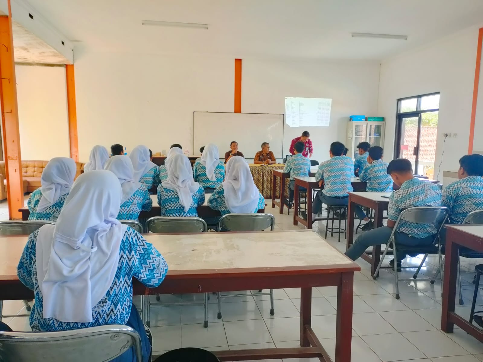 Pelajar Berprestasi Tanpa Penyalahgunaan Narkoba