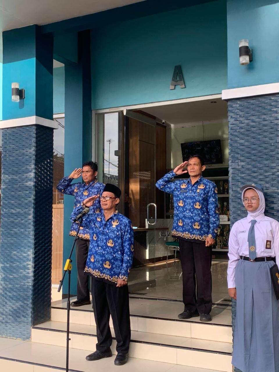 SMA Negeri 1 Jonggol Gelar Upacara Peringatan Hari Pahlawan dengan Khidmat