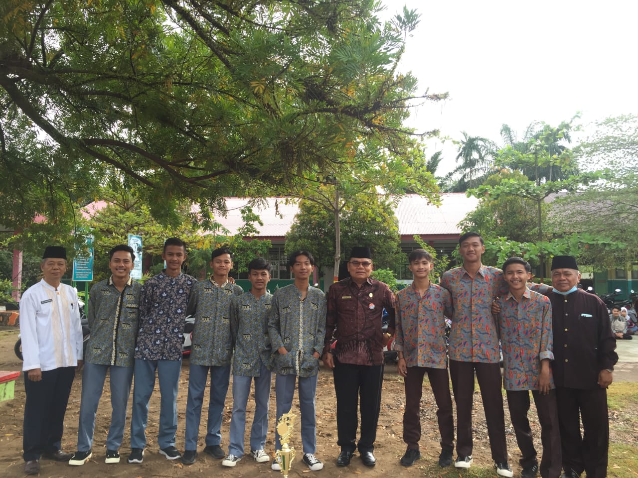 Penyerahan Piala Juara Osis Cup