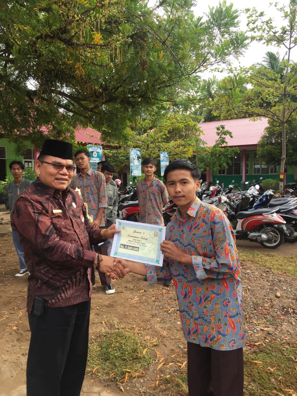 Penyerahan Piala Juara Osis Cup