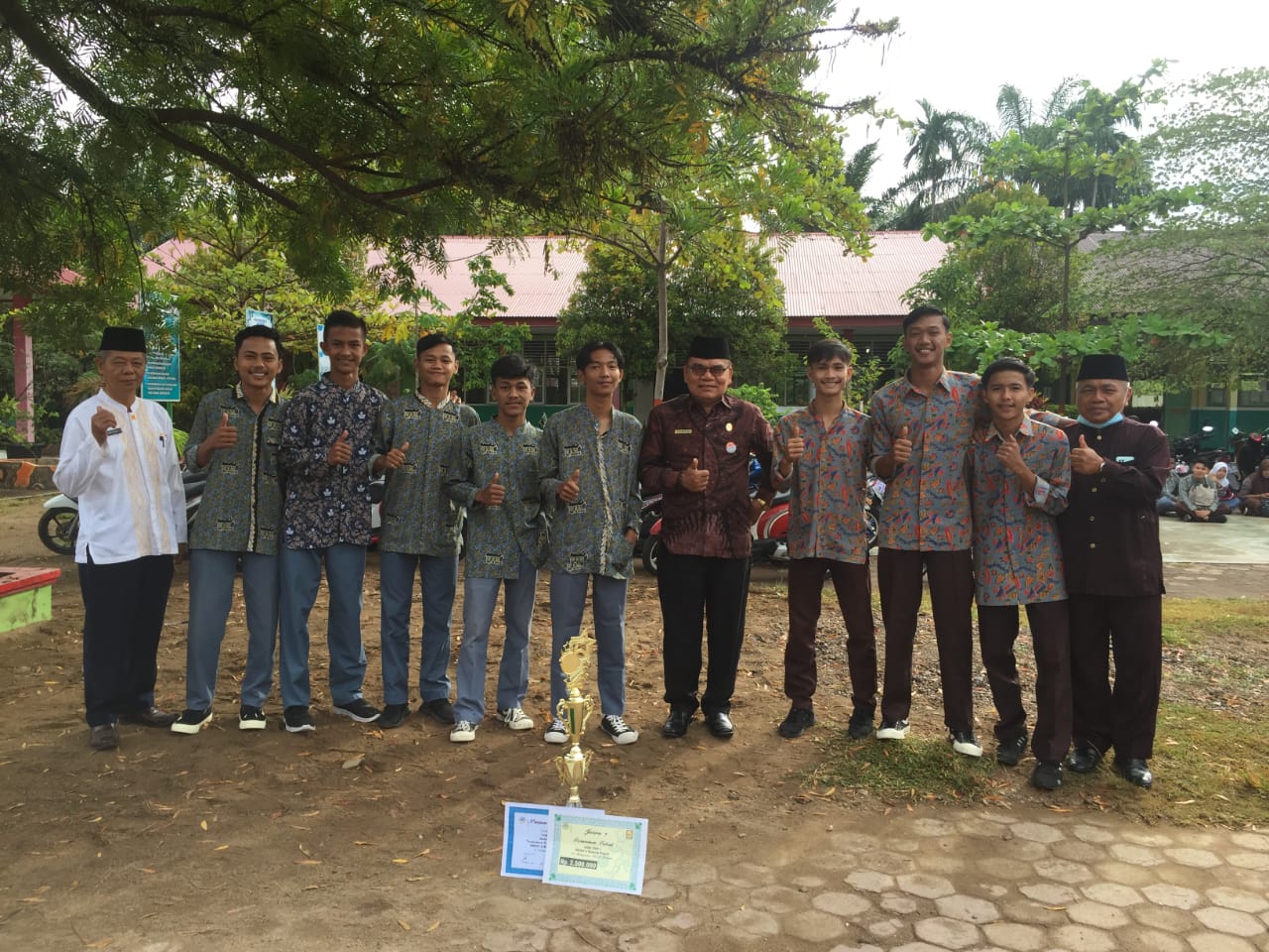 Penyerahan Piala Juara Osis Cup