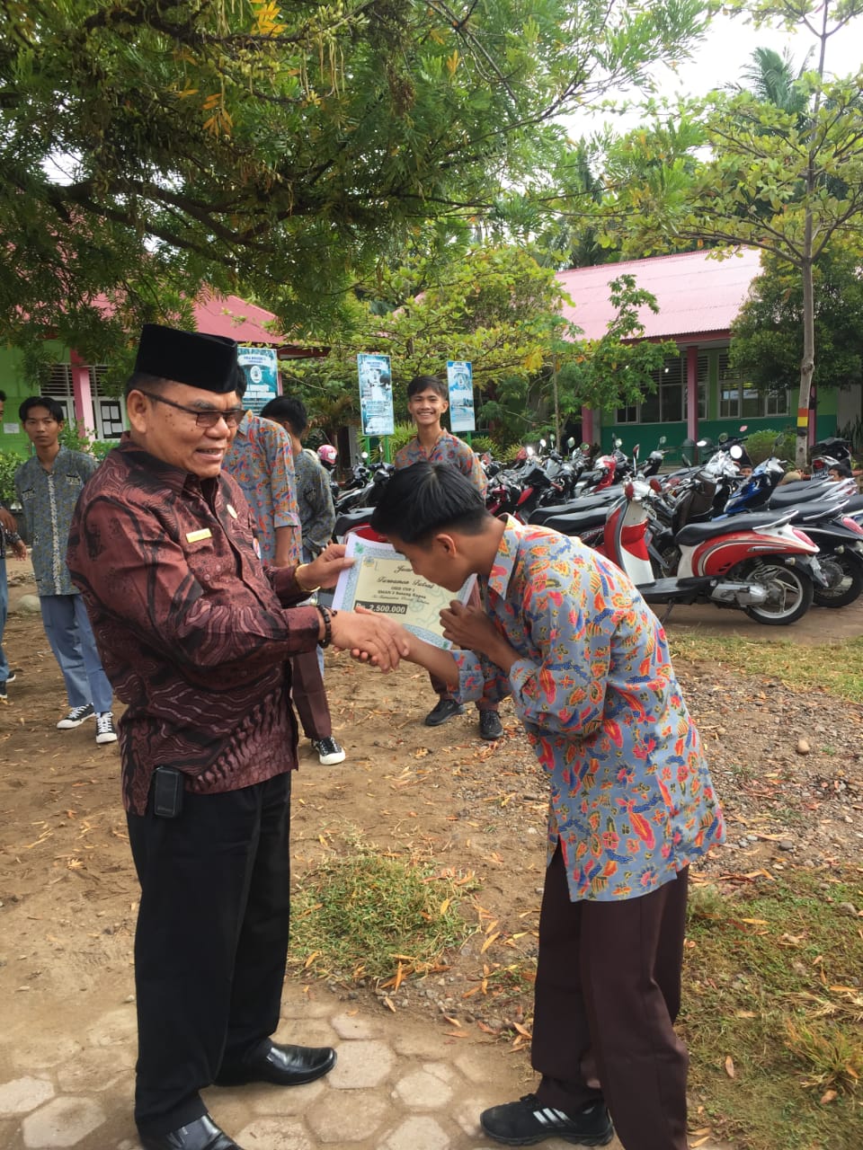 Penyerahan Piala Juara Osis Cup