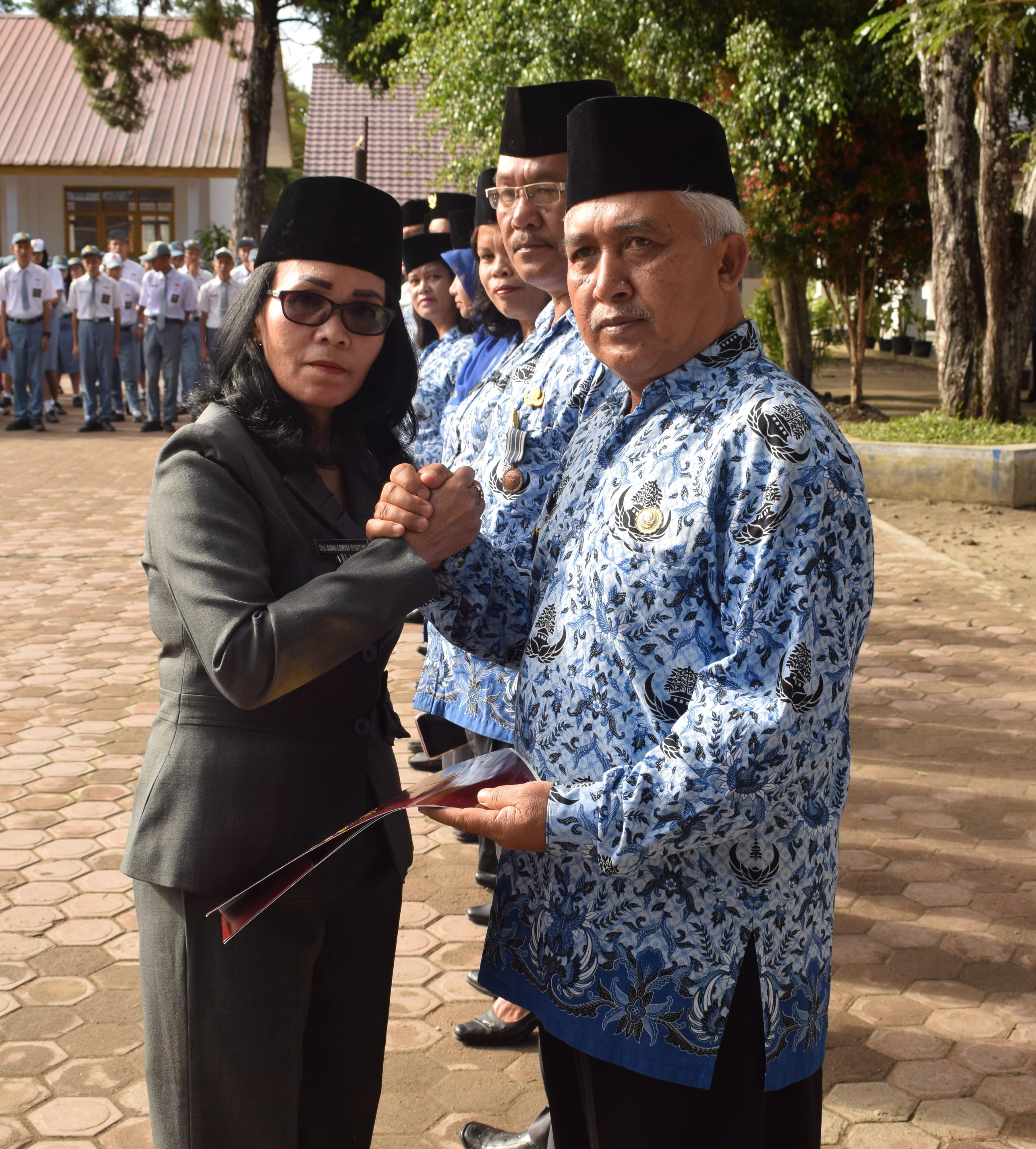 Satyalancana Drs. Abdul Karim Lingga