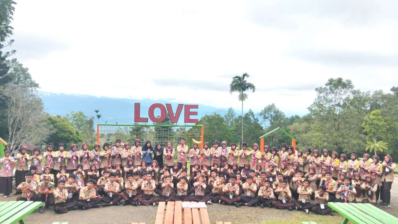 PRAMUKA SMANTAMU PERJUSAMI DI PUNCAK ANAI, KAYUTANAM