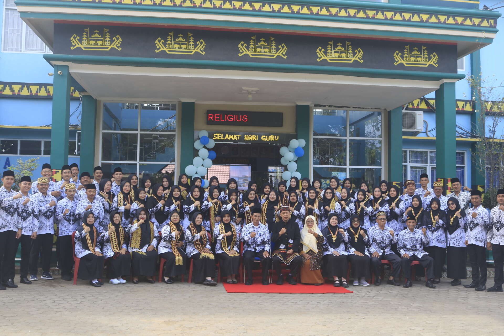 Guru dan TU SMAN 2 Kalianda