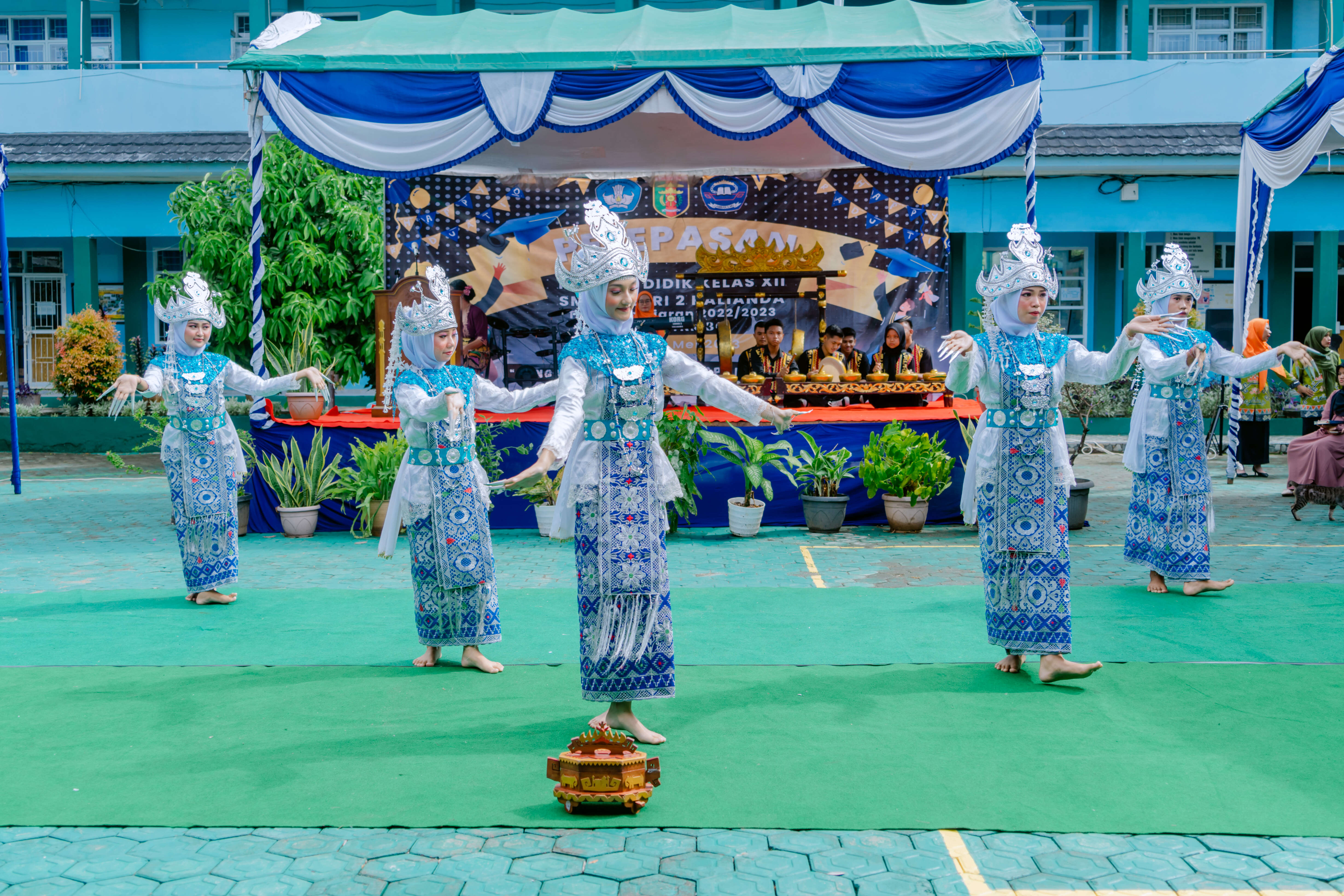 Pentas Seni Kelas XII