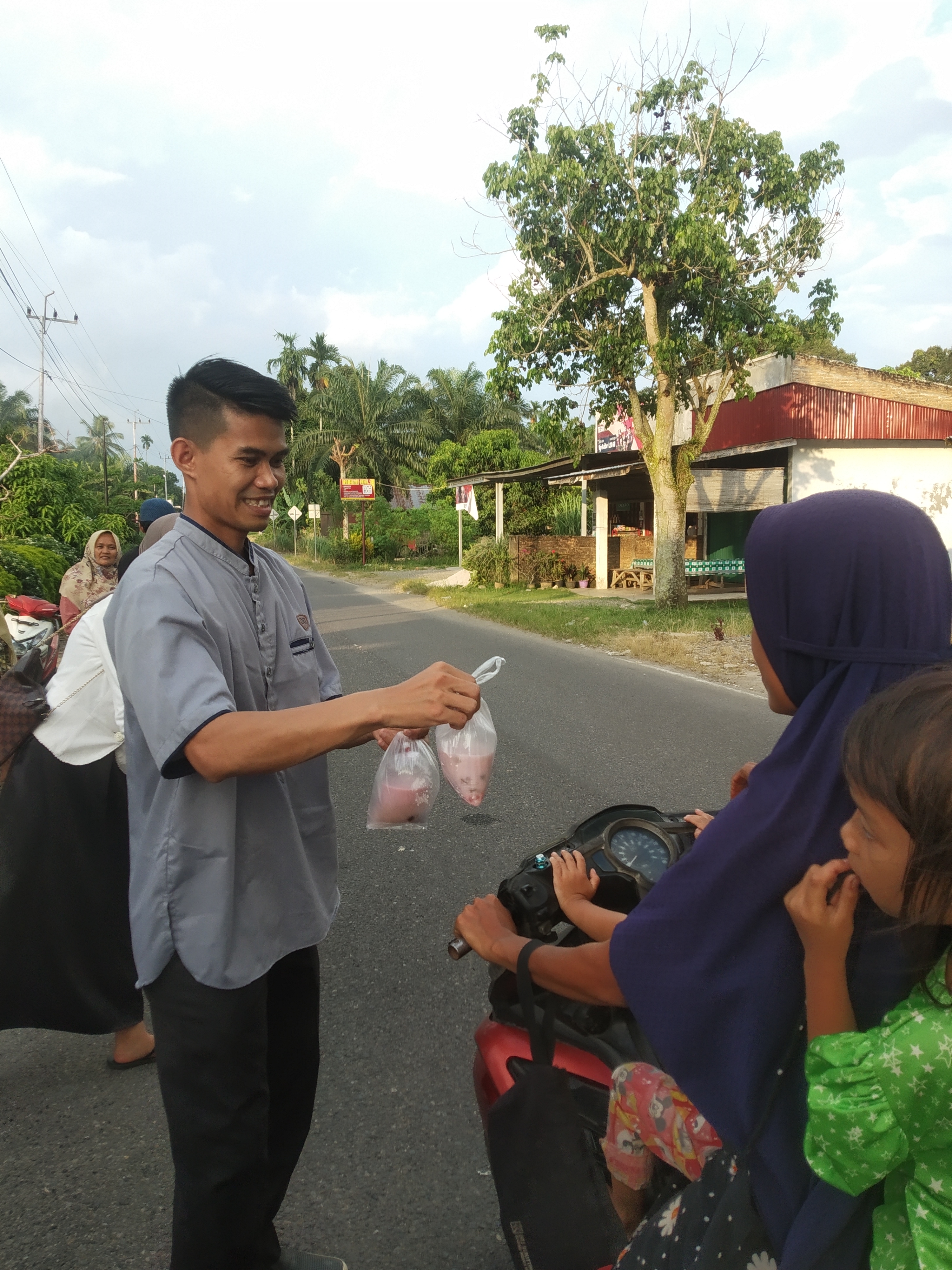 https://s3.schoolmedia.id/01-cms-website/smanegeri2palembayan.sch.id/editor/6FIew6z5zHmjsdw7OKlE9vCrJpIRGEr3Q21WtoIH.jpg