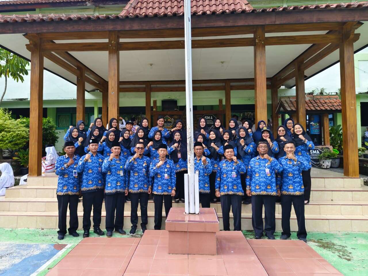 Upacara Bendera SMA NEGERI 1 MOJOGEDANG